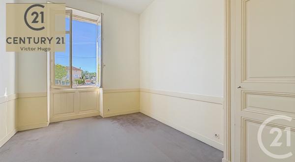 Maison à vendre  11 pièces - 242 m 2   ST VICTURNIEN  - 87
