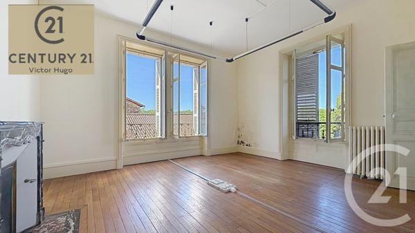 Maison à vendre  11 pièces - 242 m 2   ST VICTURNIEN  - 87