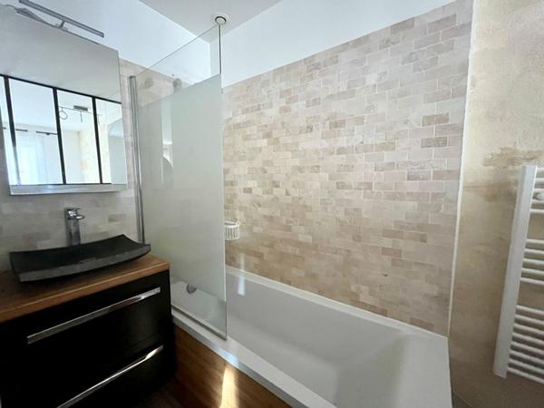 Appartement à louer |                                        Bordeaux |                                        3 pièces  | 73 m²