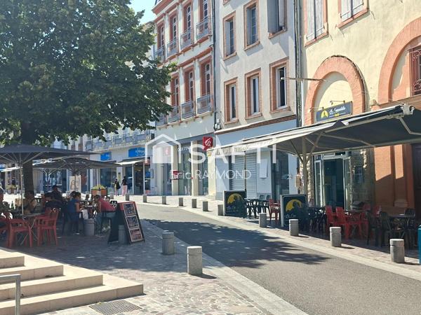 saisir: bar-snack bénéficiant d'un emplacement privilégié !