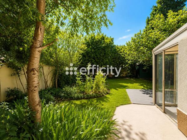 Maison
         5 pièces
        - 122 m² Bien prestige 600 000 € *