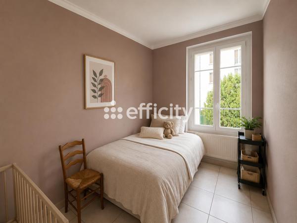 Maison
         5 pièces
        - 122 m² Bien prestige 600 000 € *