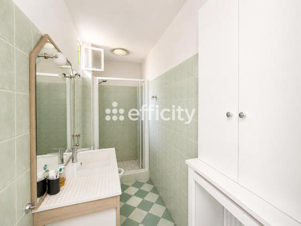 Maison
         5 pièces
        - 122 m² Bien prestige 600 000 € *