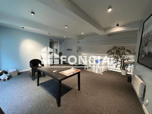 Location Local commercial 4 pièces 101.2 m² - 16 RUE DE LA JUIVERIE Etampes 91150