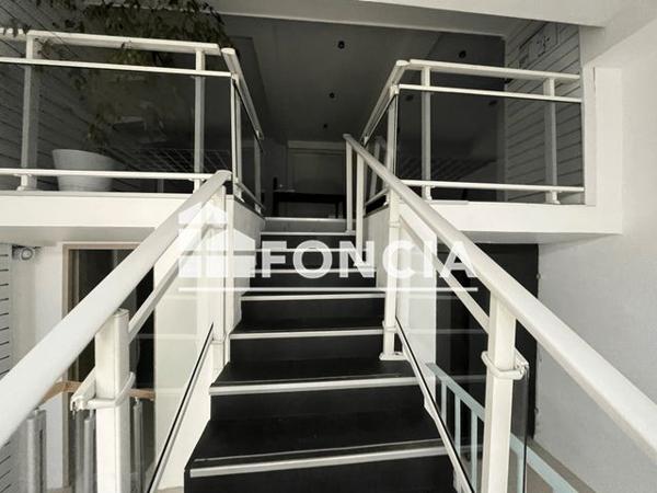 Location Local commercial 4 pièces 101.2 m² - 16 RUE DE LA JUIVERIE Etampes 91150