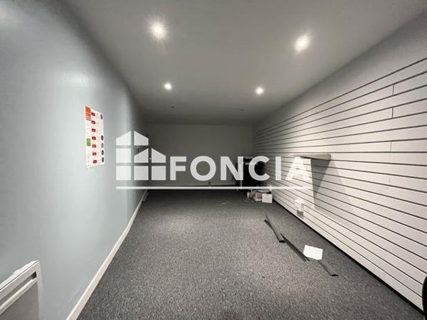 Location Local commercial 4 pièces 101.2 m² - 16 RUE DE LA JUIVERIE Etampes 91150