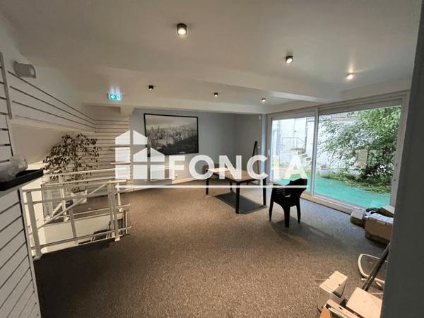 Location Local commercial 4 pièces 101.2 m² - 16 RUE DE LA JUIVERIE Etampes 91150