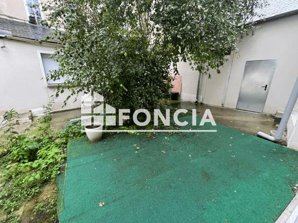 Location Local commercial 4 pièces 101.2 m² - 16 RUE DE LA JUIVERIE Etampes 91150