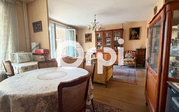 Appartement à vendre    3 pièces • 82,98 m2 Caluire-et-Cuire