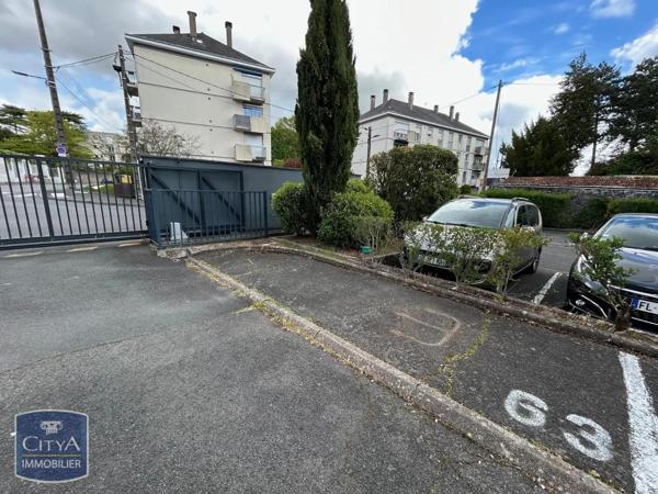 Parking à louer Tours (37100)