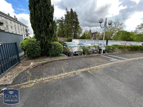 Parking à louer Tours (37100)