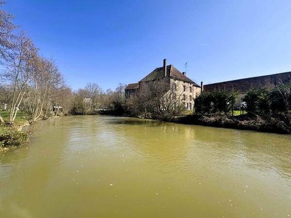 Local Commercial 10 pièces - 350 m²