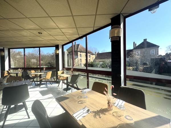 Local Commercial 10 pièces - 350 m²