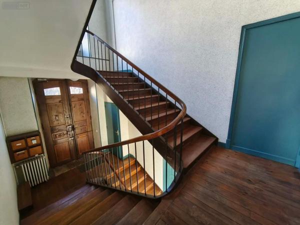 Immeuble à vendre à Vic-sur-Cère dans le Cantal (15800), ref : 059-2050