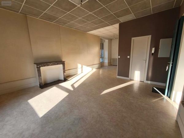 Immeuble à vendre à Vic-sur-Cère dans le Cantal (15800), ref : 059-2050