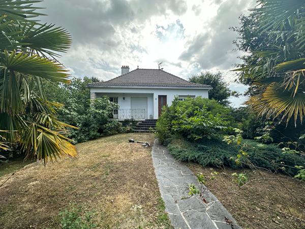 Maison à rénover 4 chambres à vendre en plein centre d'Aizenay