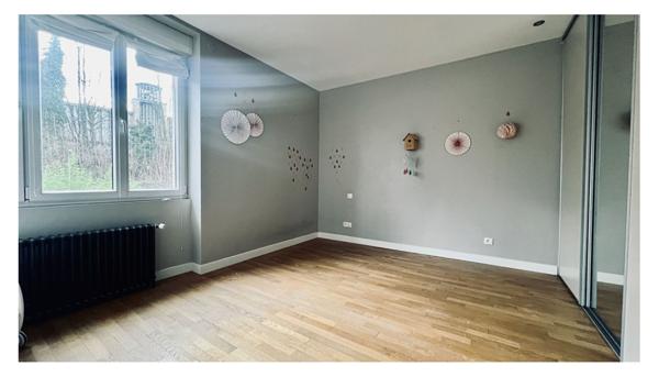 EPINAL centre au calme, maison de famille, 5 chambres, jardin et garage