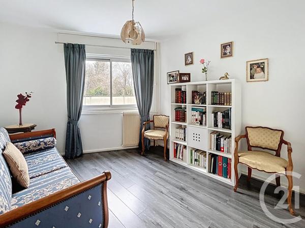 Appartement F3 à vendre  5 pièces - 84,07 m2 RIOM - 63