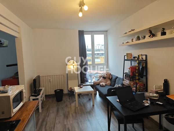 APPARTEMENT TYPE 1 BIS LOUE MEUBLE DERNIER ETAGE PARKING METRO EMPALOT