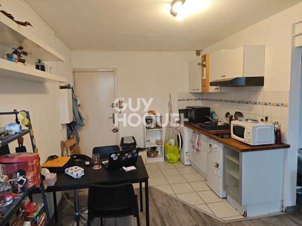 APPARTEMENT TYPE 1 BIS LOUE MEUBLE DERNIER ETAGE PARKING METRO EMPALOT