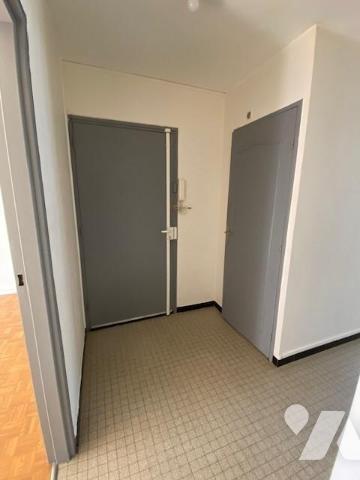 Appartement T3 traversant Est/Ouest de 64.27m², 5ème étage, sur la rue Désiré Claude, SAINT-ETIENNE
