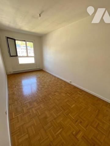Appartement T3 traversant Est/Ouest de 64.27m², 5ème étage, sur la rue Désiré Claude, SAINT-ETIENNE