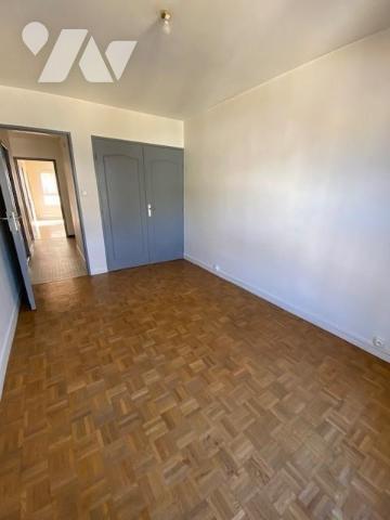 Appartement T3 traversant Est/Ouest de 64.27m², 5ème étage, sur la rue Désiré Claude, SAINT-ETIENNE