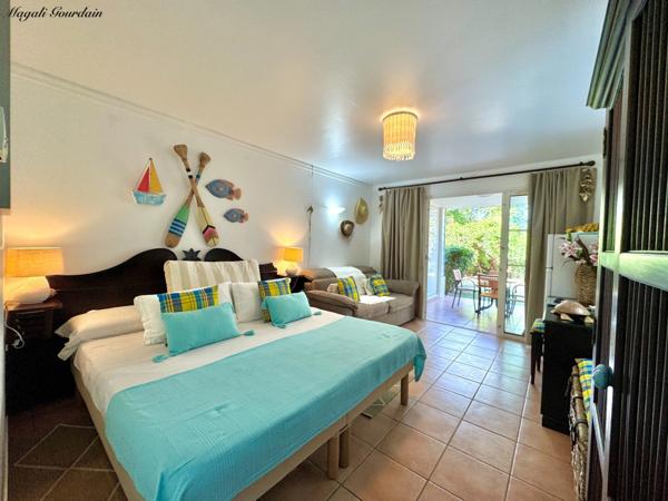 STUDIO RENOVE EN REZ DE JARDIN - ACCES PLAGES & PISCINES – RESIDENCE TYPE RESORT - SAINTE ANNE