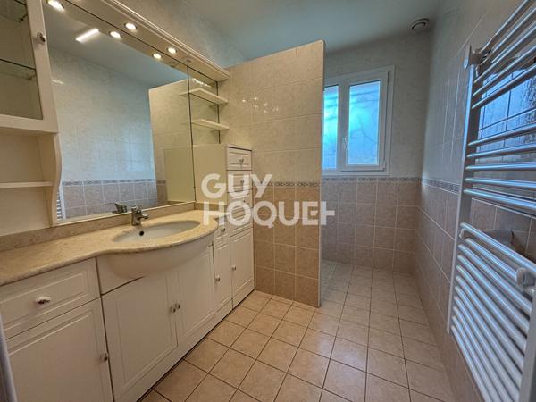 Maison à louer à Peyre - 4 pièces, 3 chambres