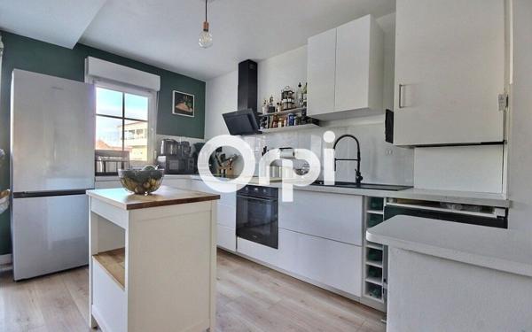 Appartement à vendre    3 pièces • 58,76 m2 Élancourt