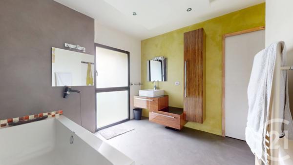 Maison à vendre  5 pièces - 188 m2 ST ETIENNE DE MONTLUC - 44