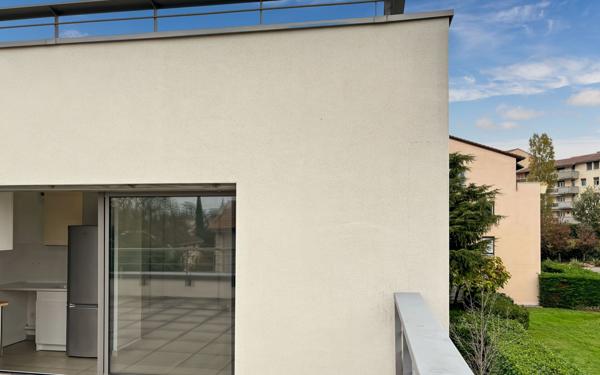 Appartement à vendre    1 pièce • 31,42 m2 Sathonay-Camp