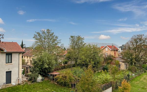 Appartement à vendre    1 pièce • 31,42 m2 Sathonay-Camp