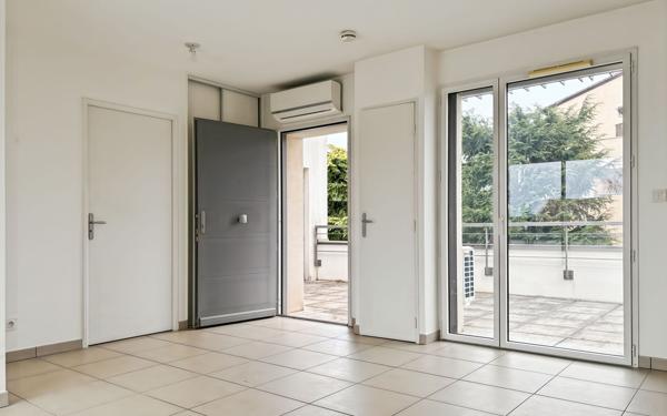 Appartement à vendre    1 pièce • 31,42 m2 Sathonay-Camp