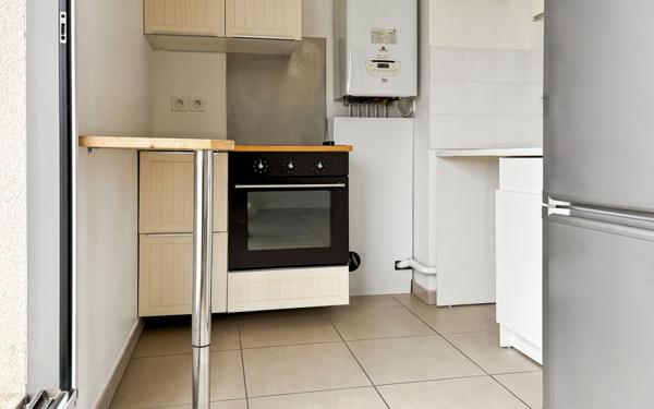 Appartement à vendre    1 pièce • 31,42 m2 Sathonay-Camp