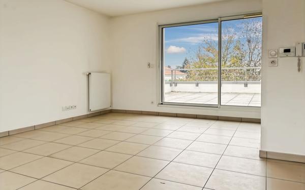 Appartement à vendre    1 pièce • 31,42 m2 Sathonay-Camp