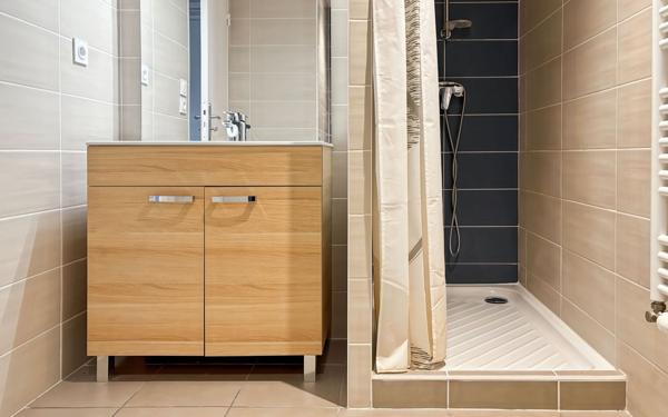 Appartement à vendre    1 pièce • 31,42 m2 Sathonay-Camp