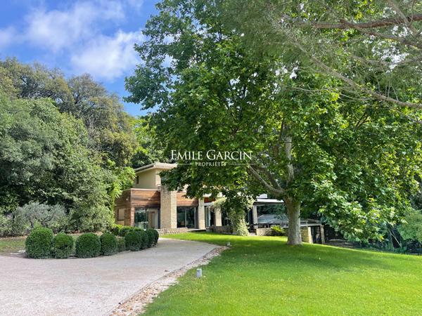 A vendre - Deux propriétés familiales avec parc - Villeneuve -Les-Avignon