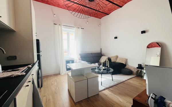 Appartement à vendre    2 pièces •  Bandol