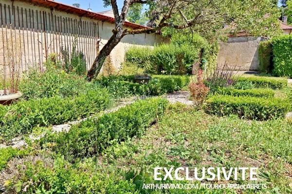 Vente                                                      Maison
                        
                     5 pièces                      107 m2                     à La Tour-du-Pin