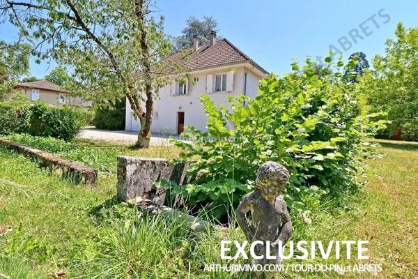 Vente                                                      Maison
                        
                     5 pièces                      107 m2                     à La Tour-du-Pin