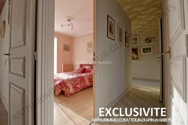 Vente                                                      Maison
                        
                     5 pièces                      107 m2                     à La Tour-du-Pin