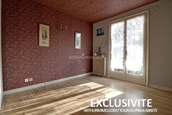 Vente                                                      Maison
                        
                     5 pièces                      107 m2                     à La Tour-du-Pin