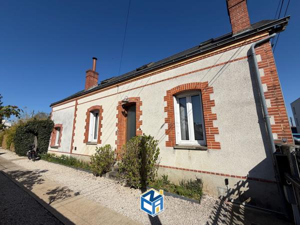 MAISON RÉNOVÉE DES ANNÉES 30 AVEC 4 CHAMBRES - CAVE - JARDIN ET PISCINE CHAUFFÉE