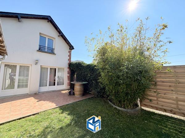MAISON RÉNOVÉE DES ANNÉES 30 AVEC 4 CHAMBRES - CAVE - JARDIN ET PISCINE CHAUFFÉE