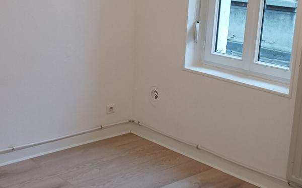 Immeuble à vendre    4 pièces • 96,26 m2 Saint-Quentin