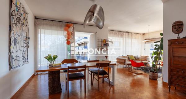 À vendre Appartement 6 pièces 150 m² - Marseille 13008