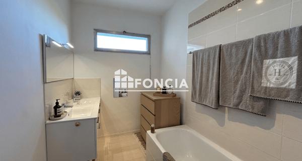 À vendre Appartement 6 pièces 150 m² - Marseille 13008