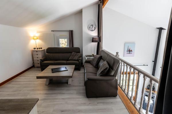 Villa de 232 m² dans le charmant village de Mouthiers-sur-boême