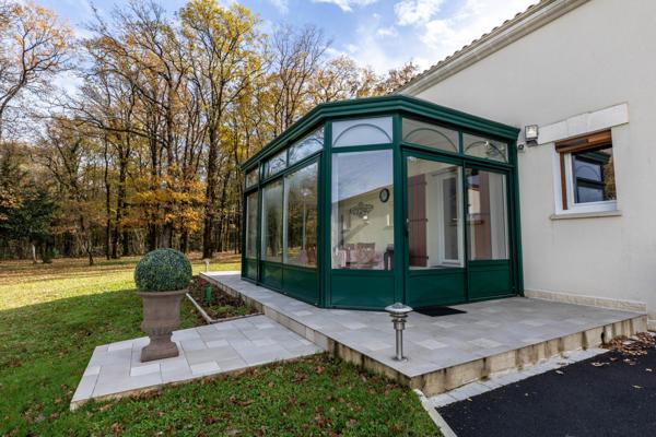 Villa de 232 m² dans le charmant village de Mouthiers-sur-boême
